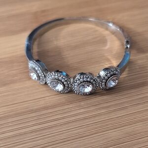 Elegant Silver Bracelet with Crystal Accents